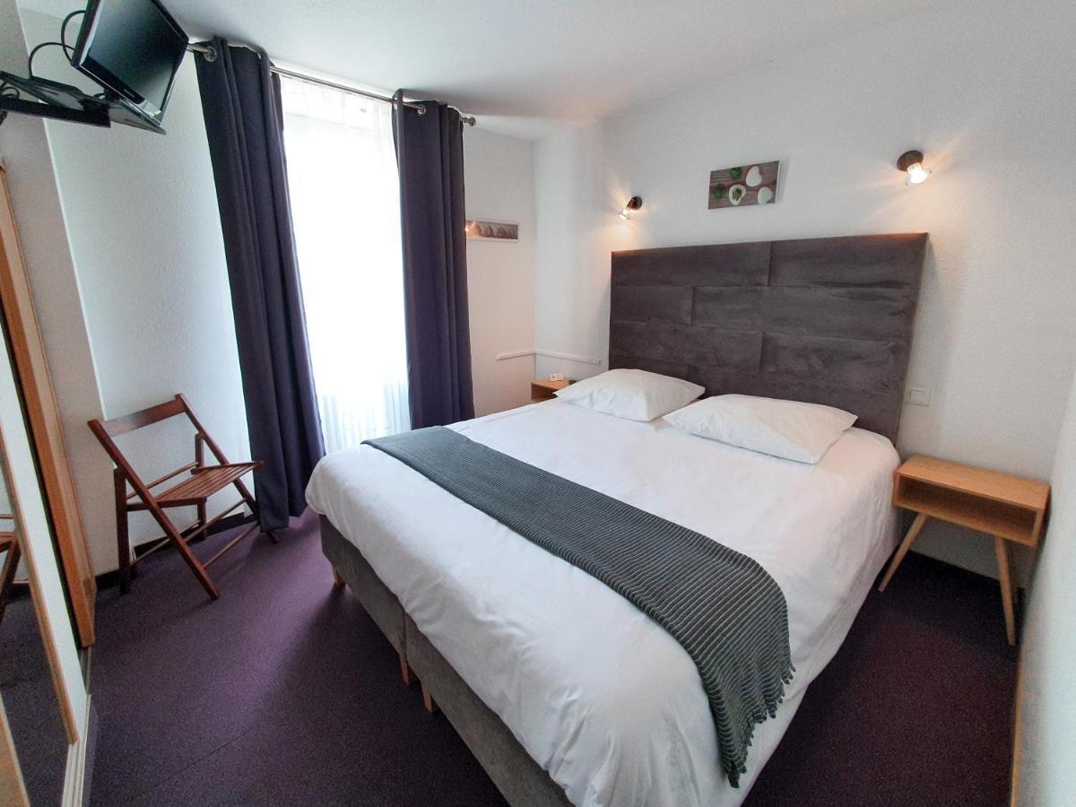 Hotel Les Tilleuls De Pareloup A Salles-Curan Εξωτερικό φωτογραφία