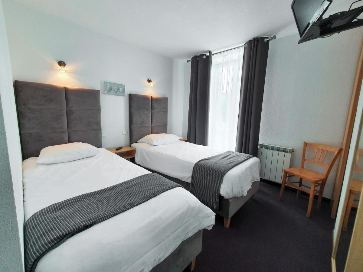 Hotel Les Tilleuls De Pareloup A Salles-Curan Εξωτερικό φωτογραφία