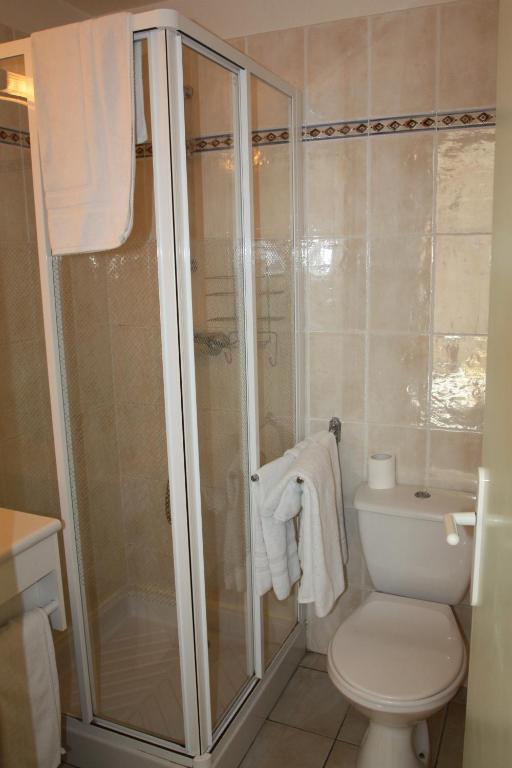 Hotel Les Tilleuls De Pareloup A Salles-Curan Εξωτερικό φωτογραφία
