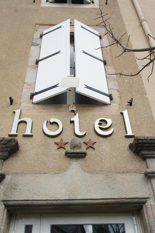 Hotel Les Tilleuls De Pareloup A Salles-Curan Εξωτερικό φωτογραφία